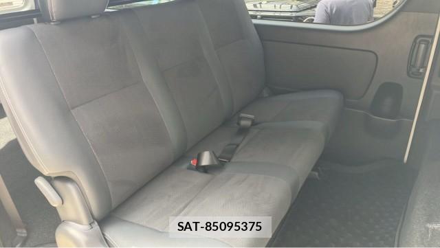 Toyota HIACE VAN 2026-06 8550382-6