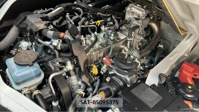 Toyota HIACE VAN 2026-06 8550382-7