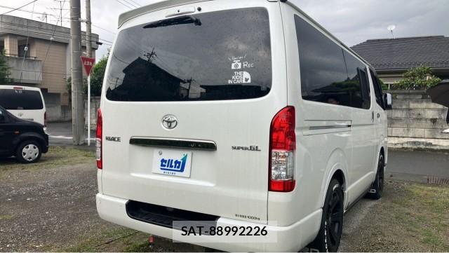 Toyota HIACE VAN 2023-01 8550389-12