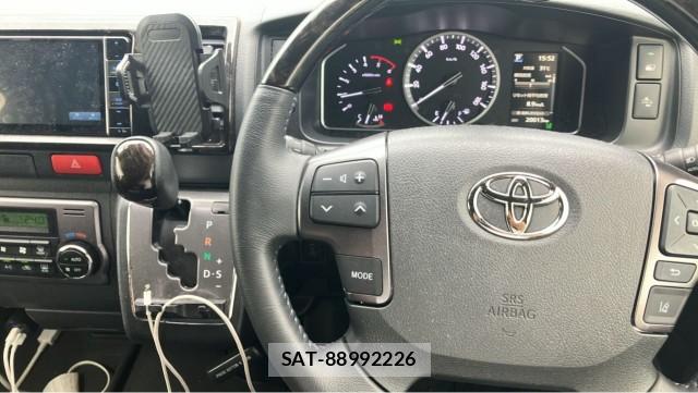 Toyota HIACE VAN 2023-01 8550389-16
