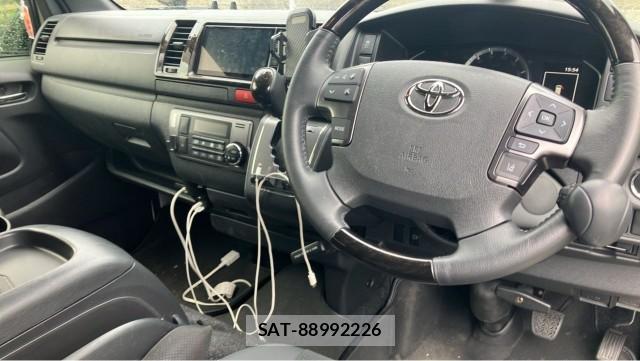 Toyota HIACE VAN 2023-01 8550389-2