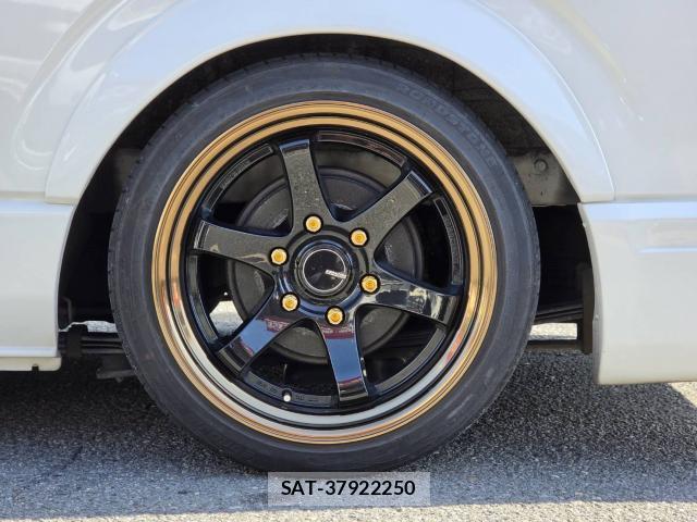 Toyota HIACE VAN 2020-04 8550520-11