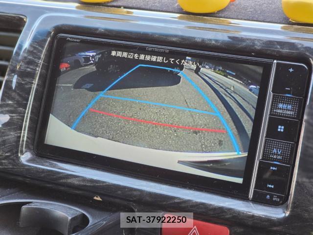 Toyota HIACE VAN 2020-04 8550520-15