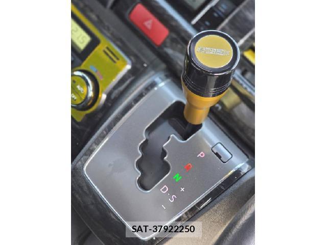 Toyota HIACE VAN 2020-04 8550520-17