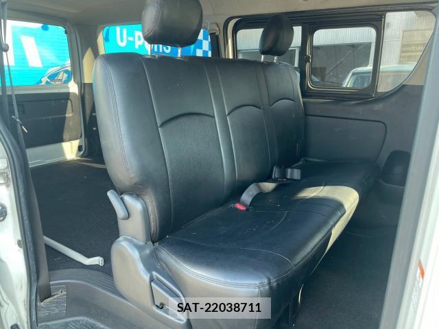 Toyota HIACE VAN 2018-08 8550723-11