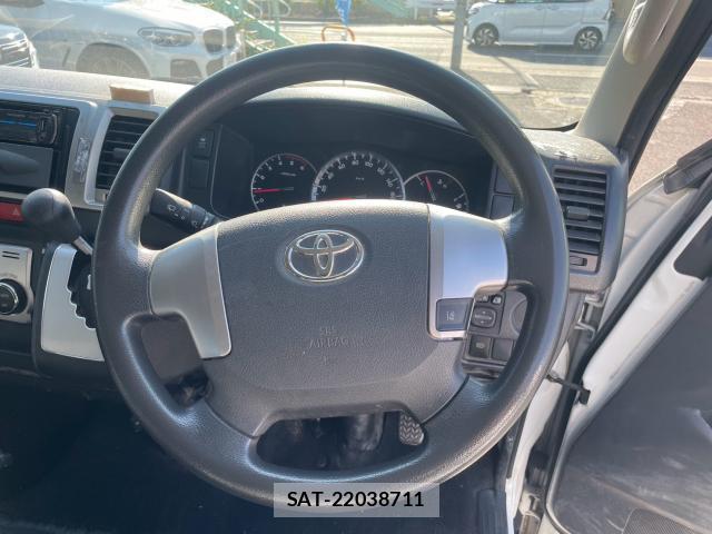 Toyota HIACE VAN 2018-08 8550723-9