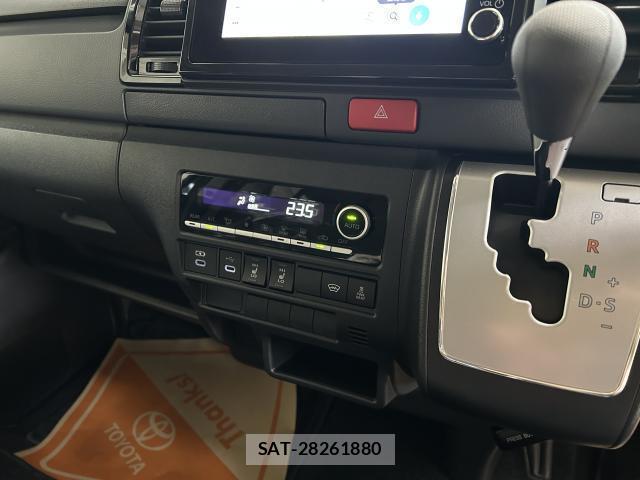Toyota HIACE VAN 2026-07 8550950-13