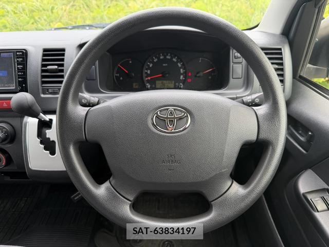 Toyota HIACE VAN 2016-07 8551433-12
