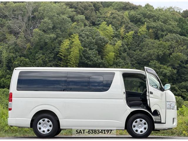 Toyota HIACE VAN 2016-07 8551433-15