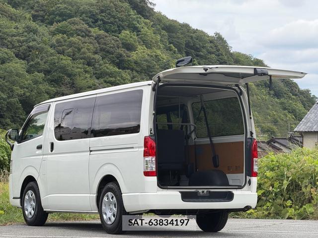 Toyota HIACE VAN 2016-07 8551433-17