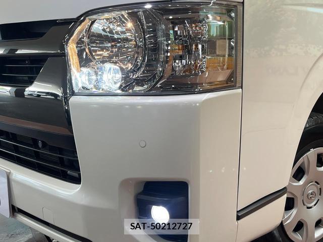Toyota HIACE VAN 2024-06 8551438-11