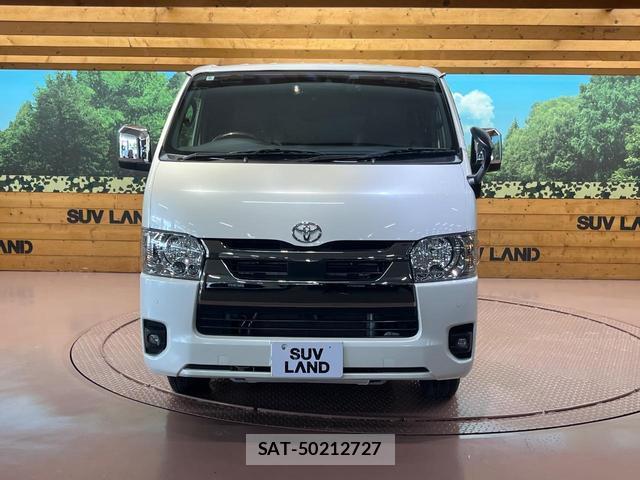 Toyota HIACE VAN 2024-06 8551438-13