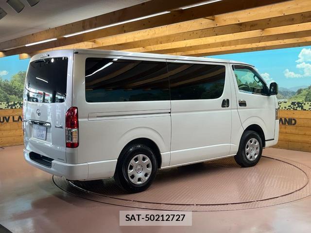 Toyota HIACE VAN 2024-06 8551438-16