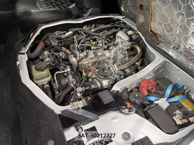 Toyota HIACE VAN 2024-06 8551438-17