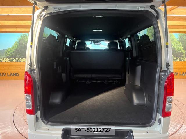 Toyota HIACE VAN 2024-06 8551438-9