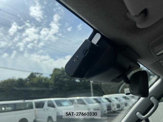 Toyota HIACE VAN 2018-11 8551511-12