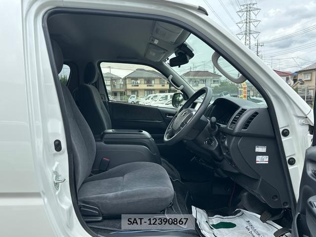Toyota HIACE WAGON 2019-06 8546185-10