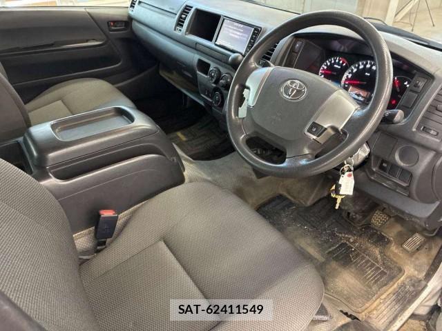 Toyota HIACE WAGON 2018-01 8546254-3