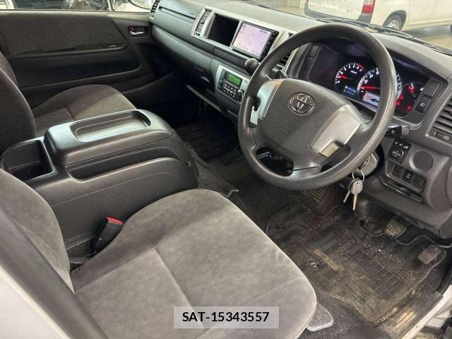 Toyota HIACE WAGON 2015-04 8546256-3