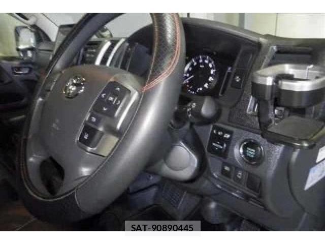 Toyota HIACE WAGON 2024-01 8547858-2