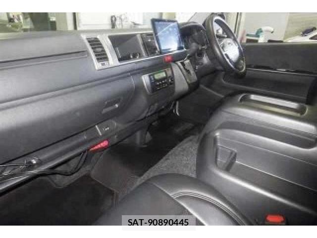 Toyota HIACE WAGON 2024-01 8547858-3