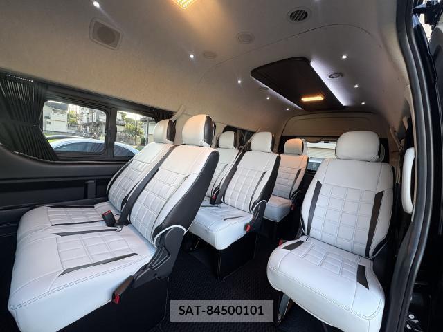 Toyota HIACE WAGON 2024-02 8549339-5