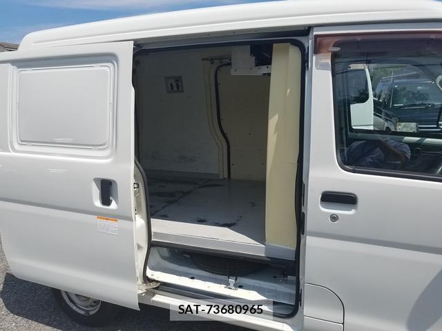 Daihatsu HIJET CARGO 2016-04 8550488-17