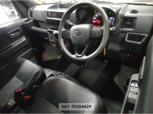 Daihatsu HIJET CARGO 2022-07 8550789-2