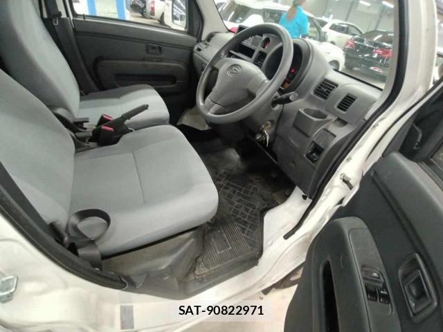 Daihatsu HIJET CARGO 2016-07 8551146-4