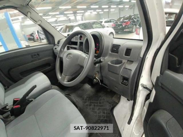 Daihatsu HIJET CARGO 2016-07 8551146-5
