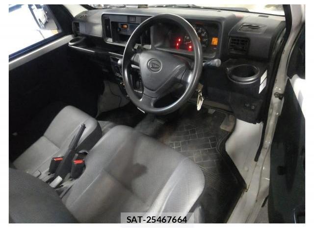 Daihatsu HIJET CARGO 2018-06 8551309-1