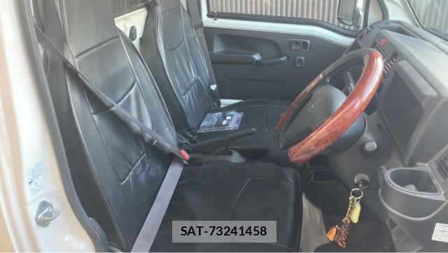 Daihatsu HIJET TRUCK 2017-08 8550425-5