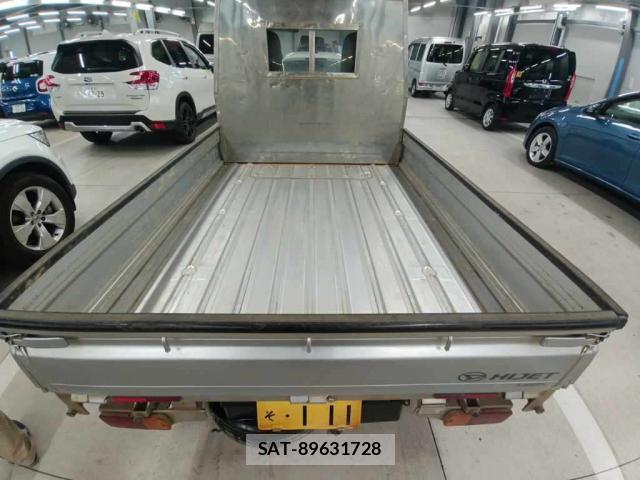 Daihatsu HIJET TRUCK 2018-04 8551206-4
