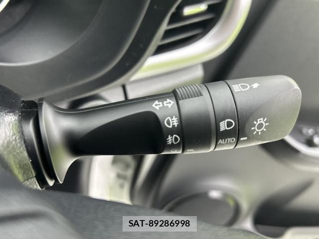 Toyota HILUX 2023-03 8552349-15