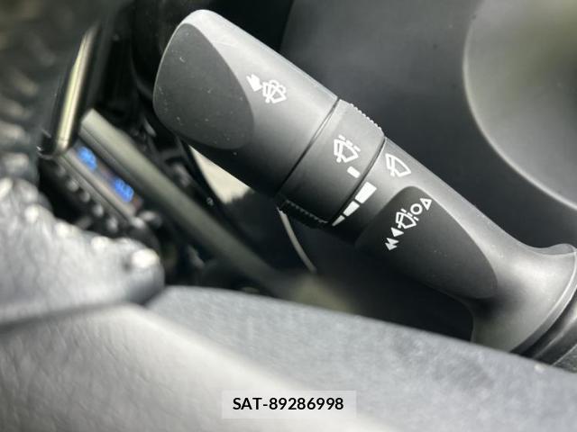 Toyota HILUX 2023-03 8552349-16