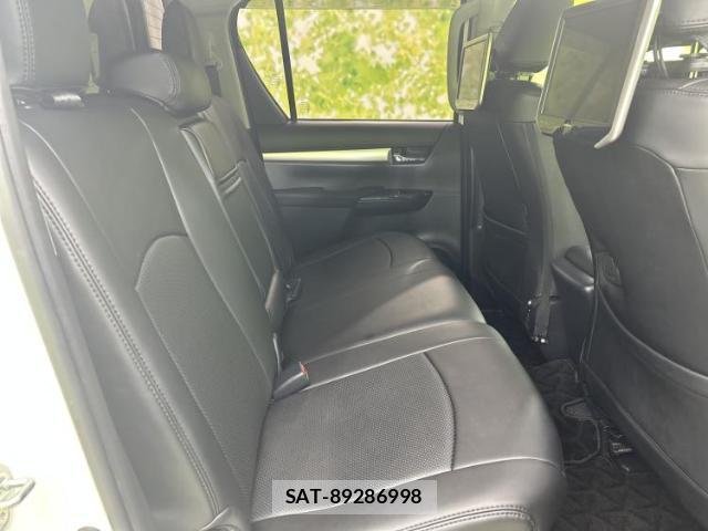 Toyota HILUX 2023-03 8552349-4