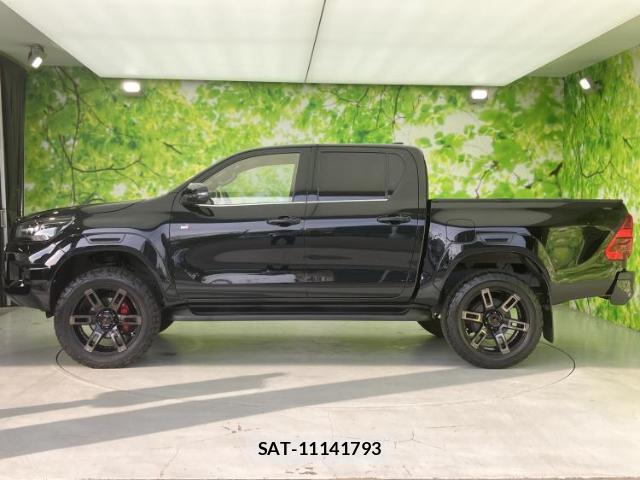 Toyota HILUX 2023-01 8552608-1