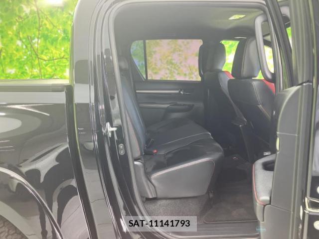Toyota HILUX 2023-01 8552608-4