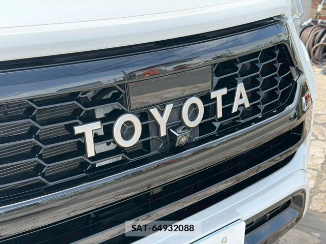 Toyota HILUX 2024-02 8545912-14