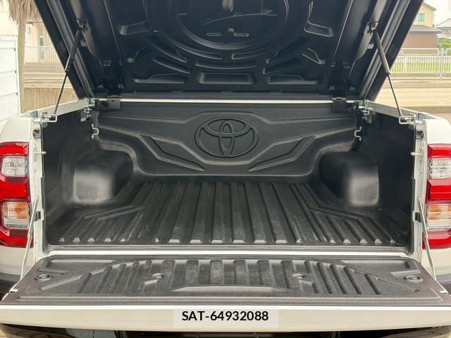 Toyota HILUX 2024-02 8545912-3