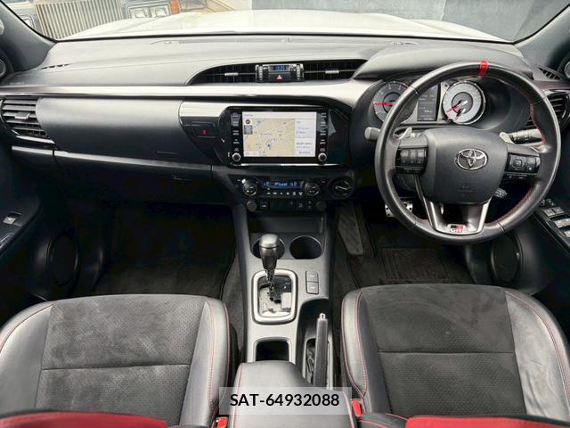 Toyota HILUX 2024-02 8545912-4