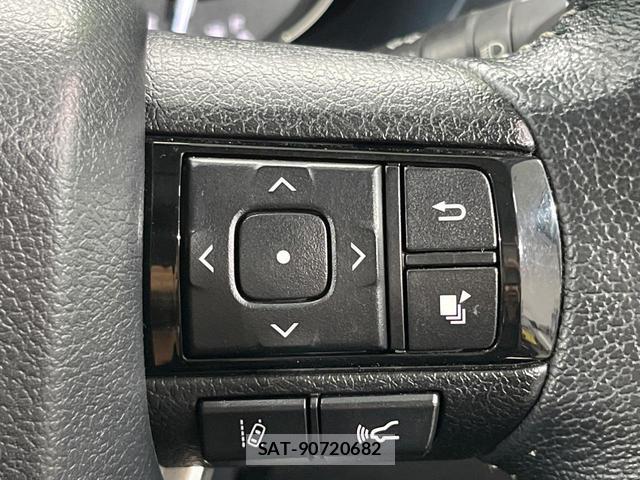 Toyota HILUX 2023-09 8546851-4