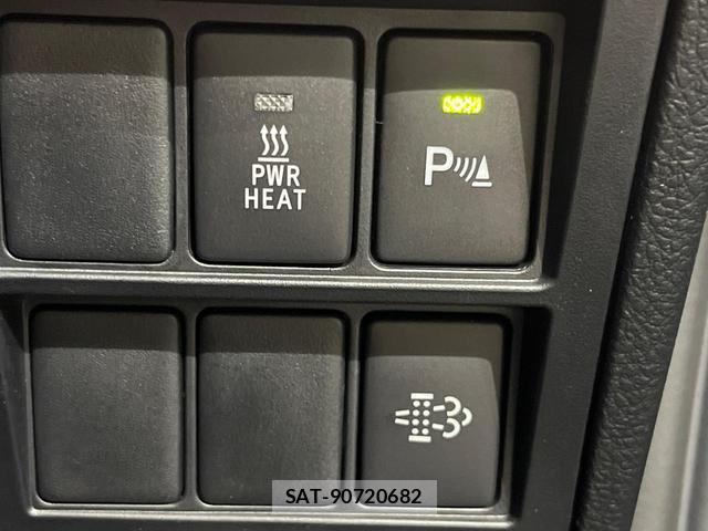 Toyota HILUX 2023-09 8546851-5
