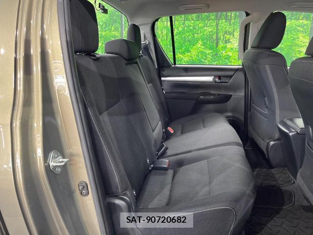 Toyota HILUX 2023-09 8546851-8