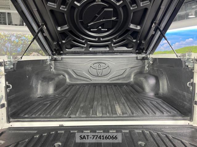 Toyota HILUX 2022-10 8546929-9