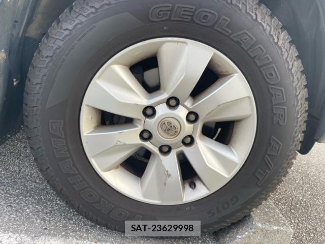 Toyota HILUX 2020-01 8547351-2
