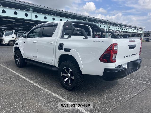 Toyota HILUX 2023-08 8547654-1