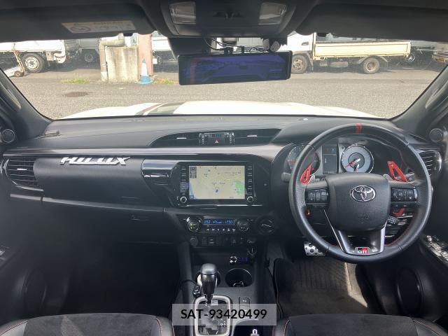 Toyota HILUX 2023-08 8547654-2