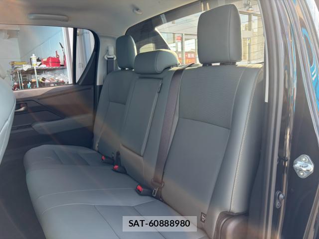 Toyota HILUX 2026-08 8550720-15