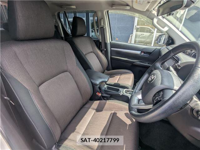Toyota HILUX 2018-02 8550839-9